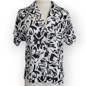 Vintage Short Sleeve Shirt Shapely Womens Small / Medium Top  Black White Top